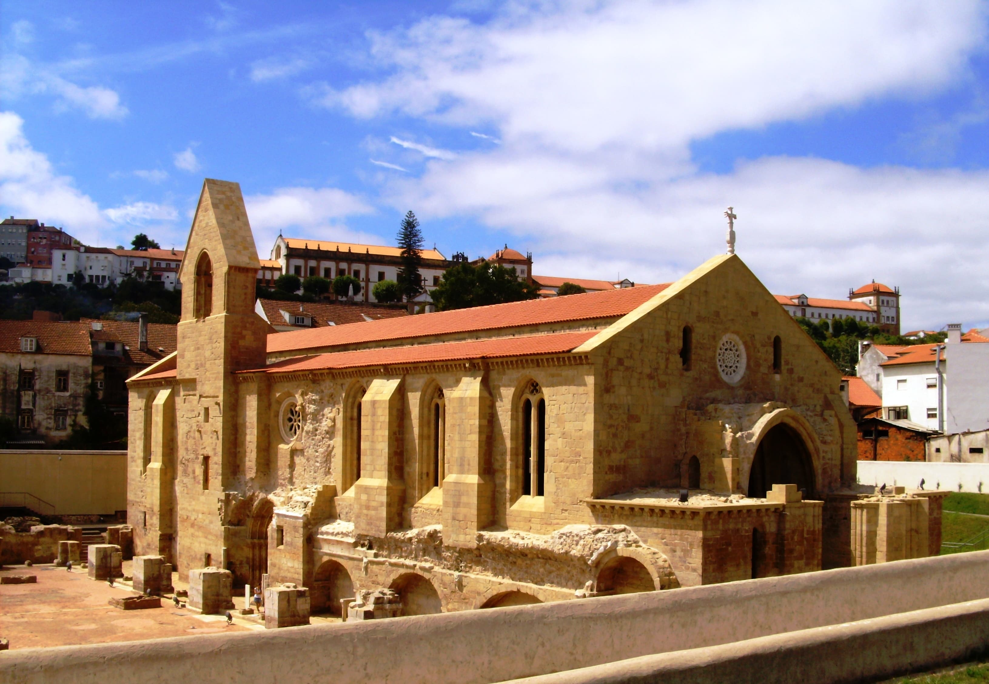 Monastery of Santa Clara-a-Velha: church.