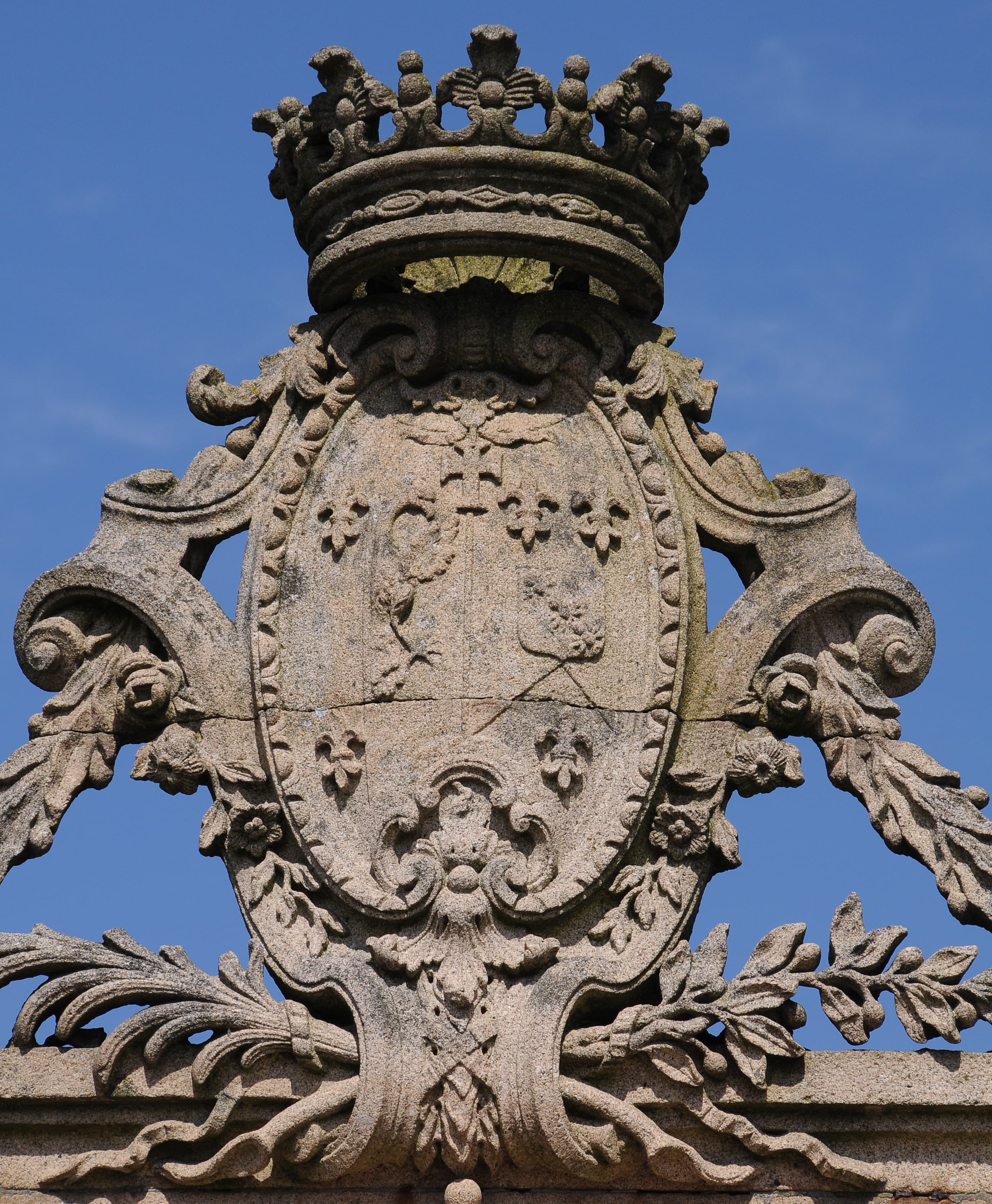 Maciel and Aranha coat of arms