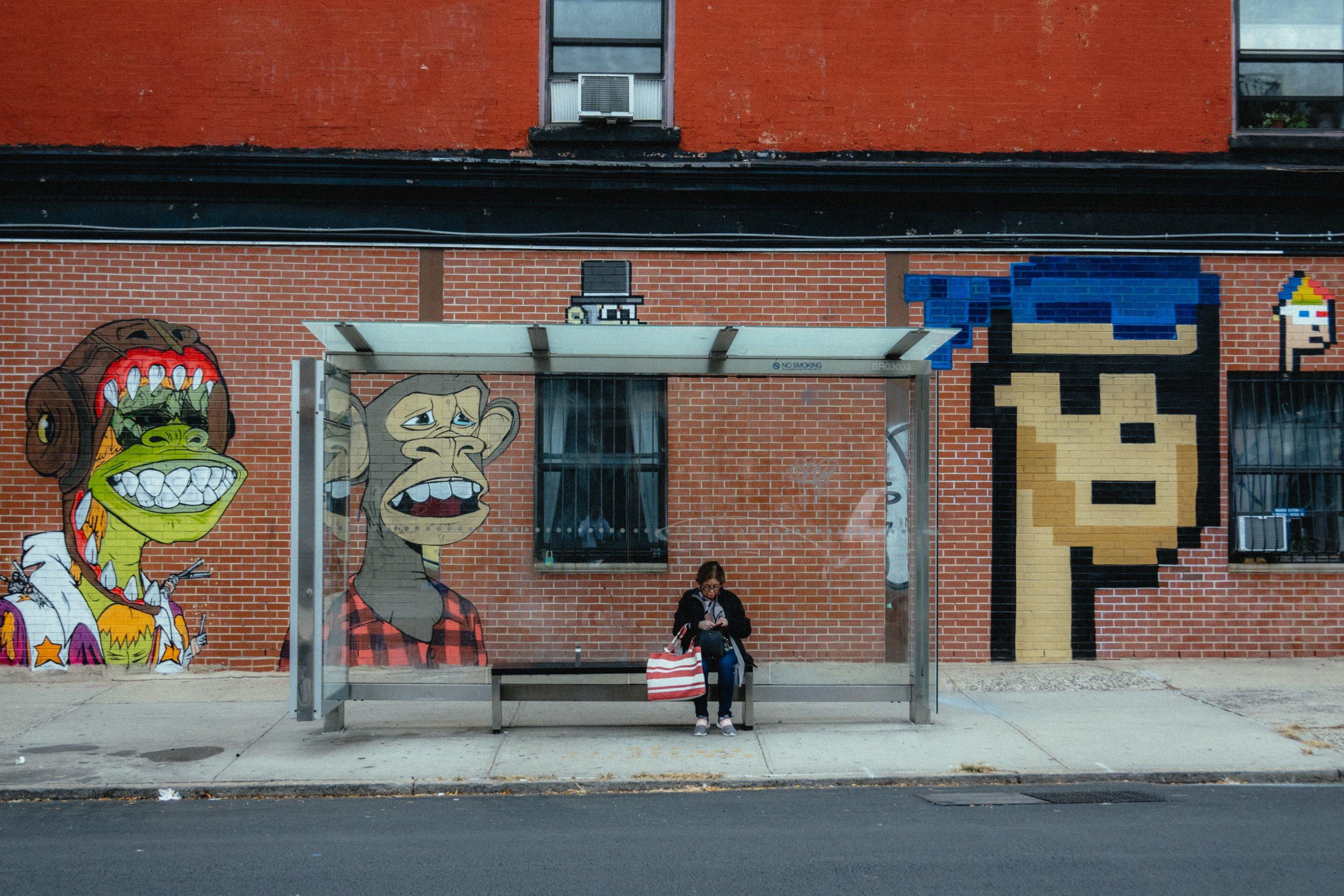 A mural in Brooklyn by @LoroMasnah