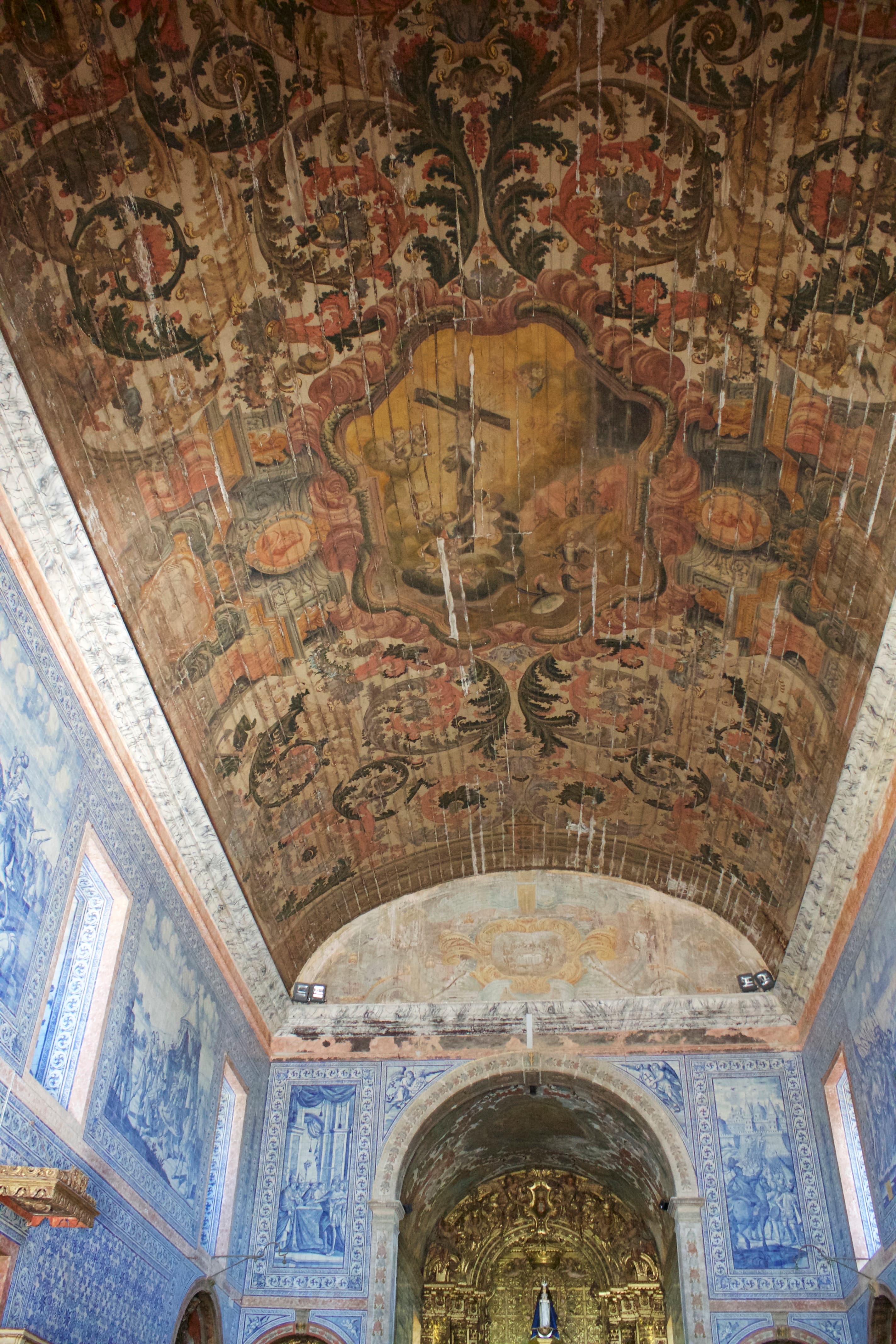 Interior of the Basilica in 2017, showing the state of degradation of the roof.
