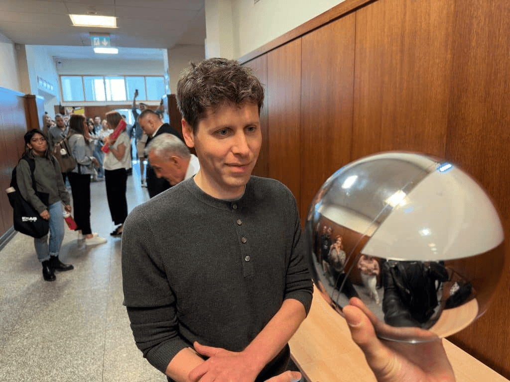 (Scanning iris through Orb | Source: Sam Altman)