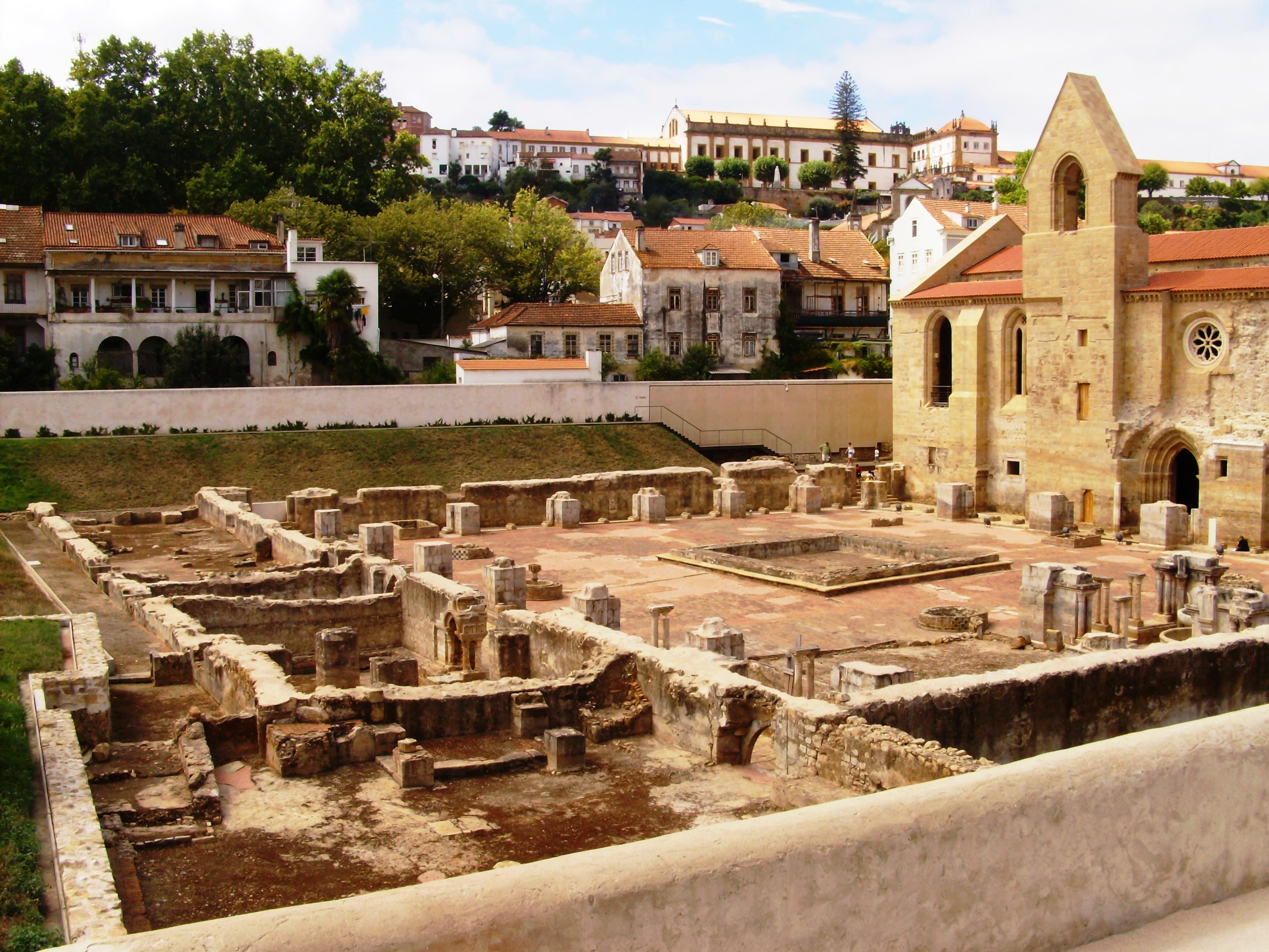 Monastery of Santa Clara-a-Velha: ruins of the old cloister.