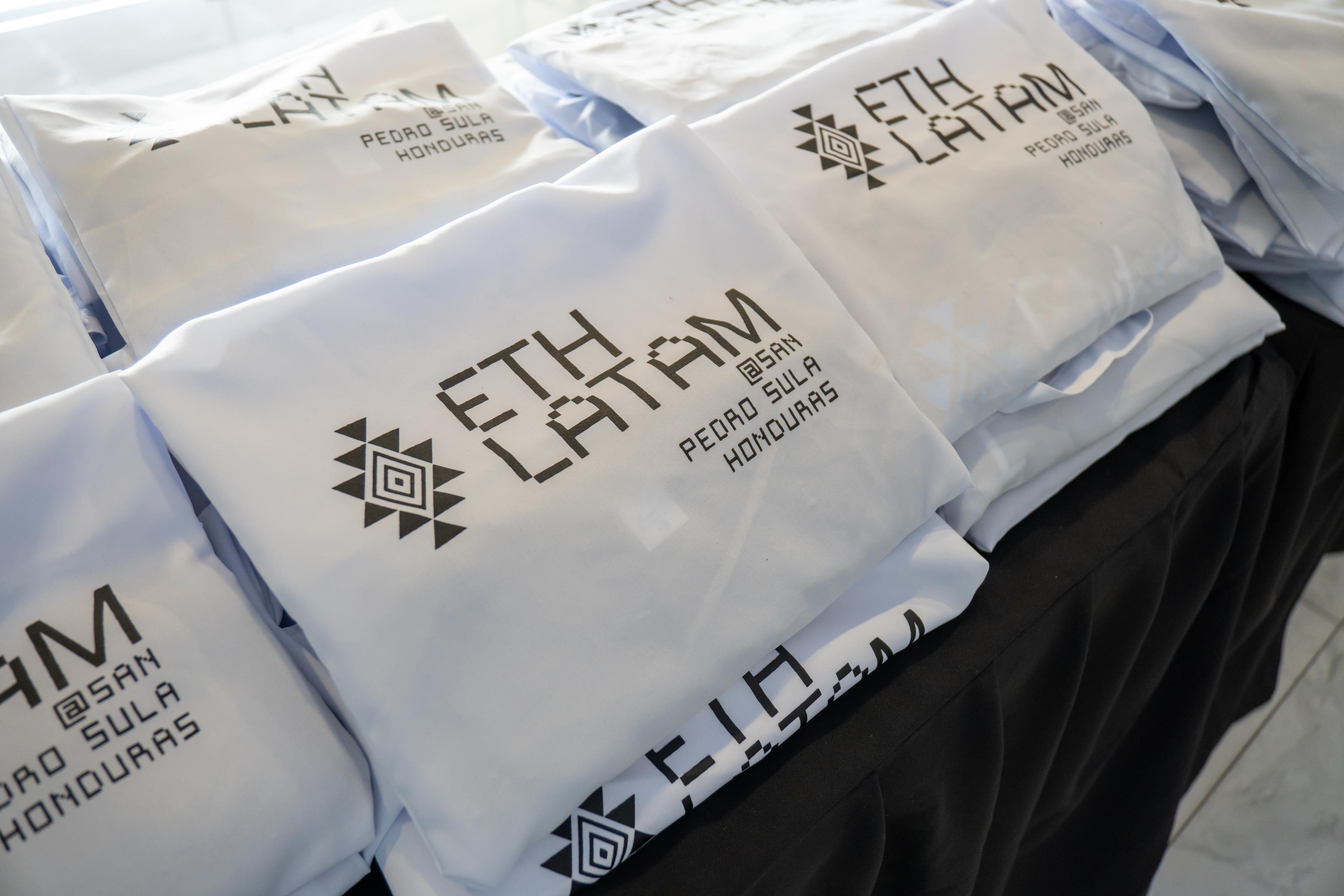 Totebags para los asistentes de ETH Latam