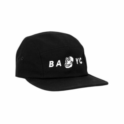 在 eBay 上售价一万美元的 BAYC 帽子