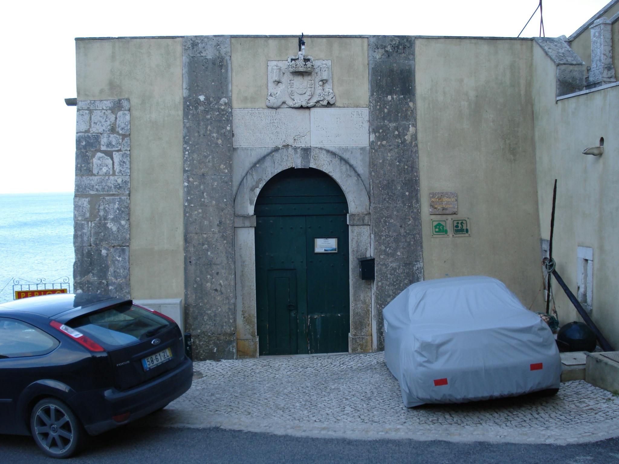 Fort of Santa Maria da Arrábida, Portugal: weapons gate.