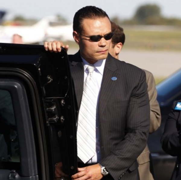 super secret service agent urging you to get in the car you bitchassng!
