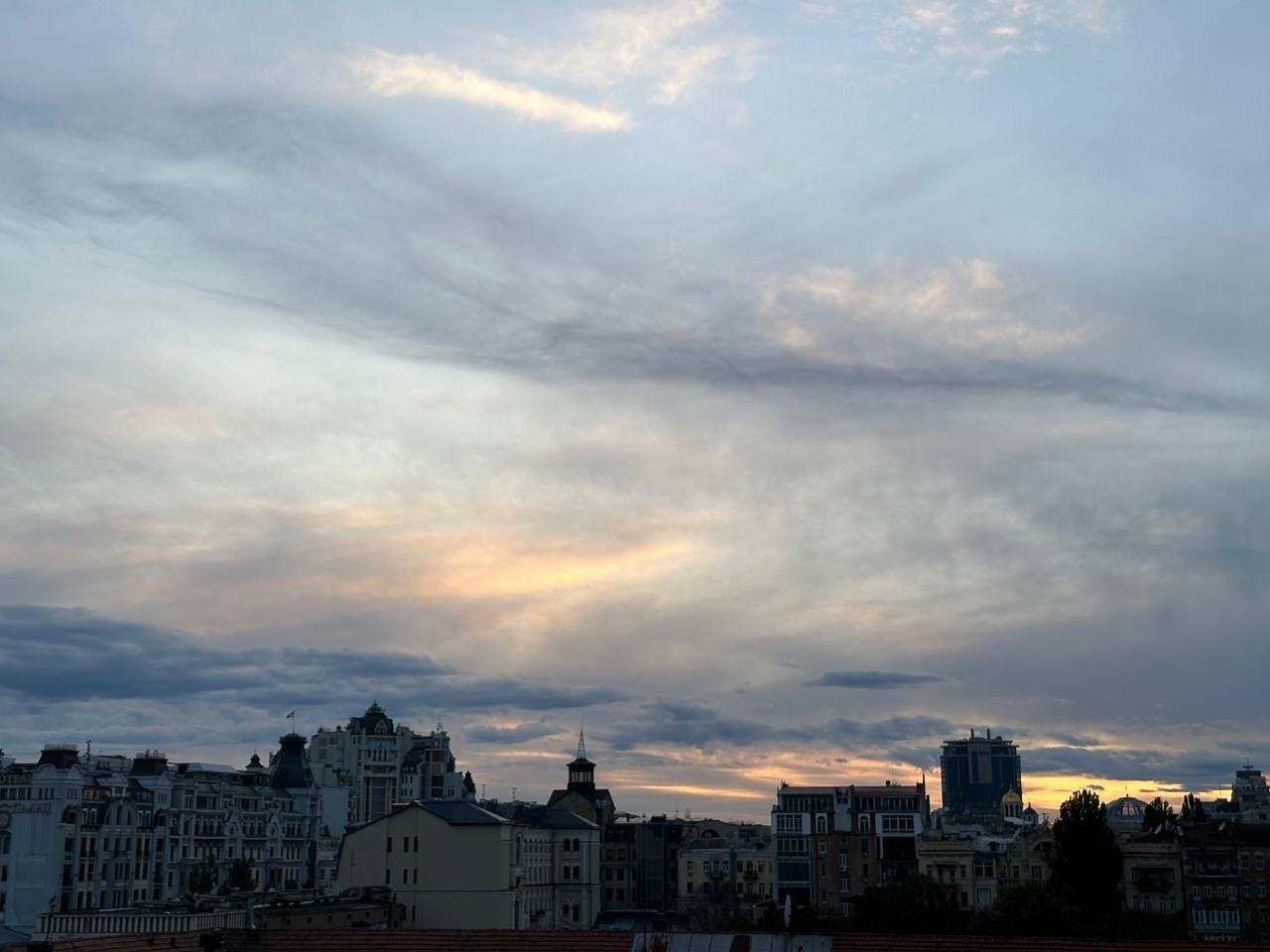 Вот вам кусочек киевского неба из окна