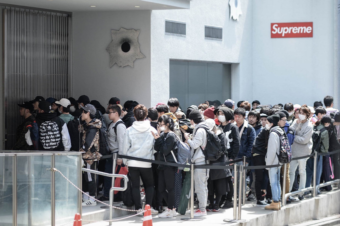 The line up outside a Supreme drop